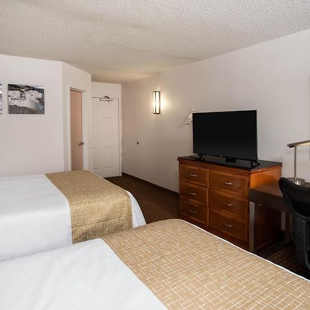 Travelodge By Wyndham Fort Wayne North Buitenkant foto