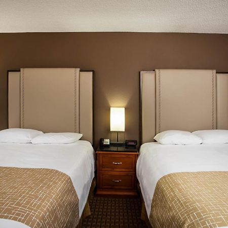 Travelodge By Wyndham Fort Wayne North Buitenkant foto