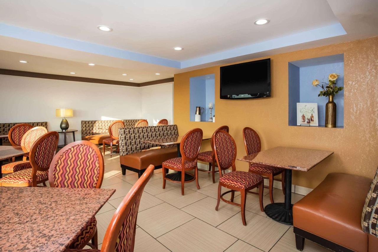 Travelodge By Wyndham Fort Wayne North Buitenkant foto