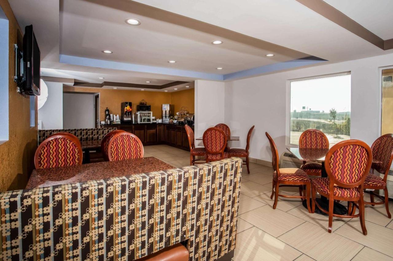 Travelodge By Wyndham Fort Wayne North Buitenkant foto