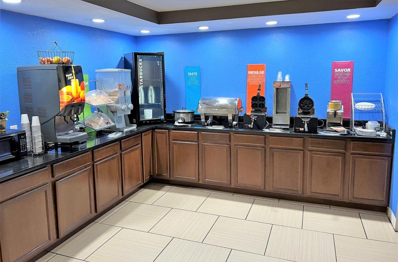 Travelodge By Wyndham Fort Wayne North Buitenkant foto