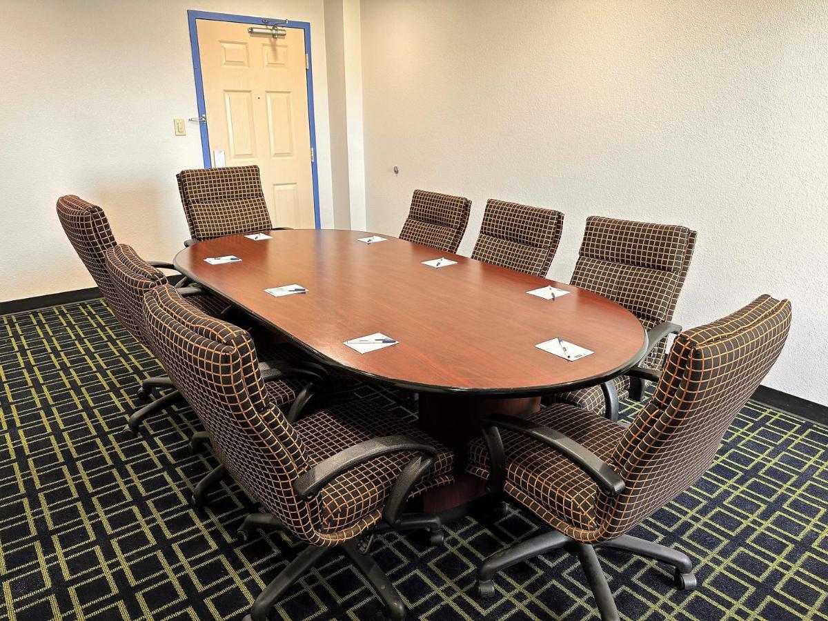Travelodge By Wyndham Fort Wayne North Buitenkant foto