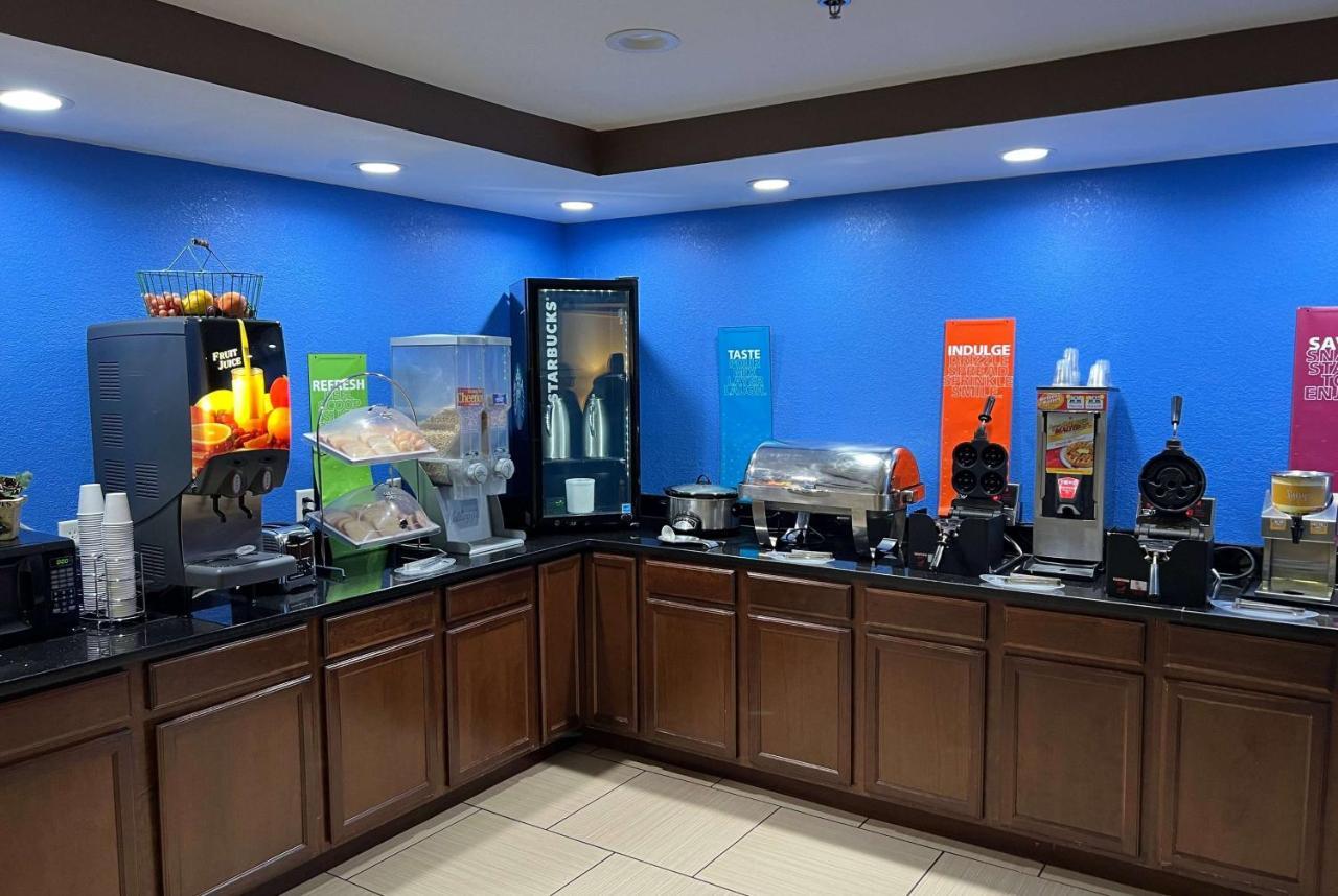 Travelodge By Wyndham Fort Wayne North Buitenkant foto