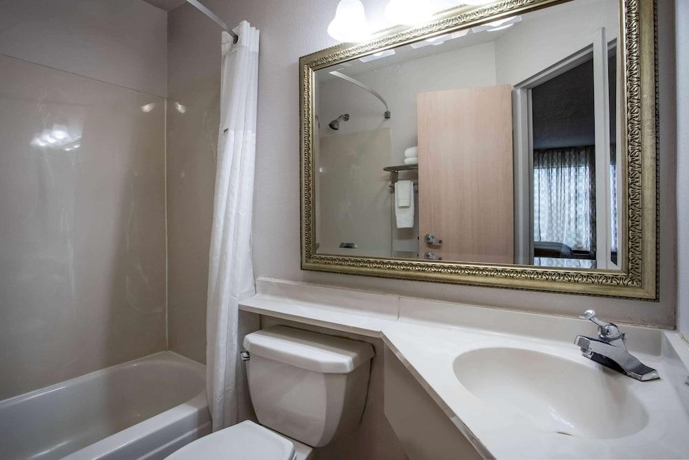 Travelodge By Wyndham Fort Wayne North Buitenkant foto