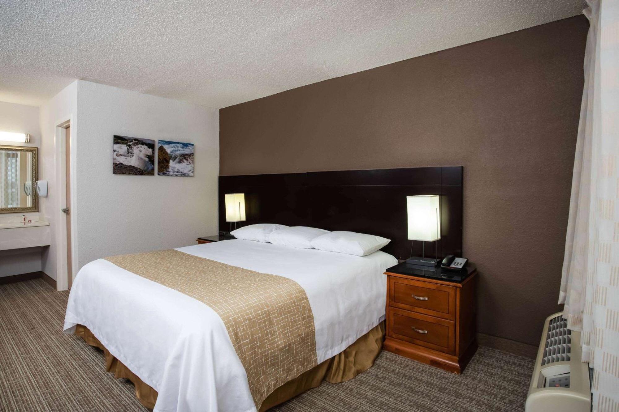 Travelodge By Wyndham Fort Wayne North Buitenkant foto
