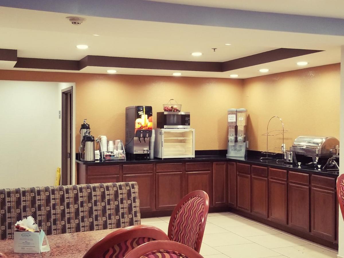 Travelodge By Wyndham Fort Wayne North Buitenkant foto