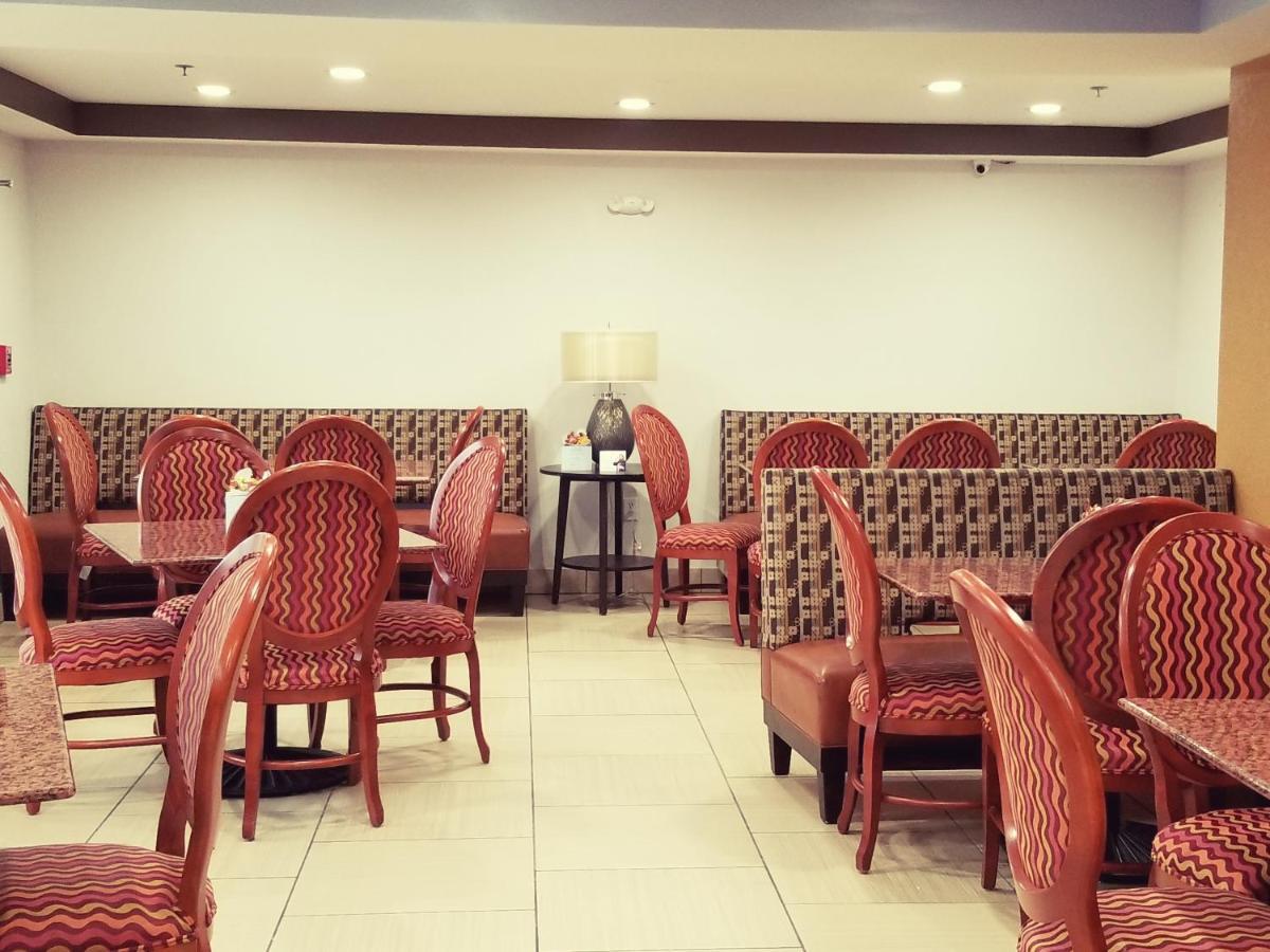 Travelodge By Wyndham Fort Wayne North Buitenkant foto