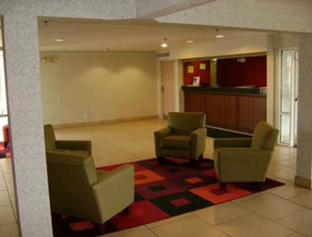 Travelodge By Wyndham Fort Wayne North Buitenkant foto