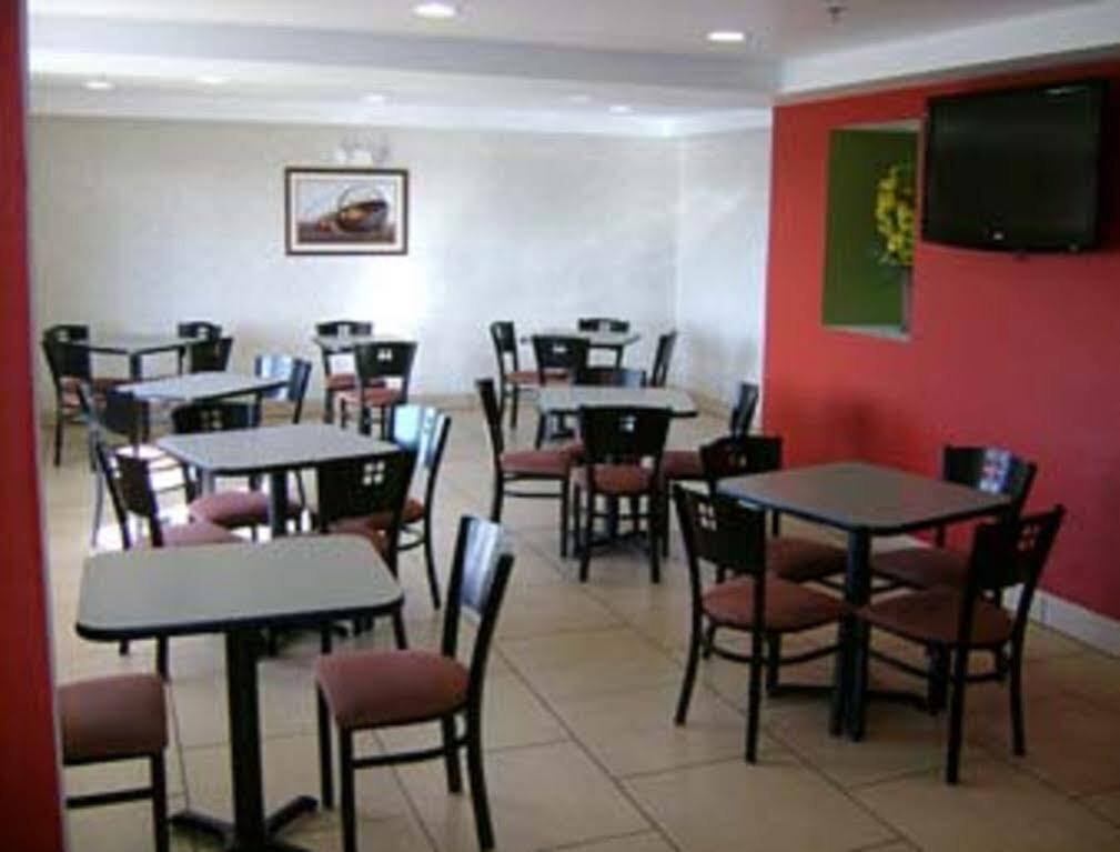 Travelodge By Wyndham Fort Wayne North Buitenkant foto